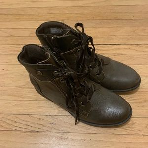 NWOT Earth Origins Navigate Nesta Lace Ankle Boot